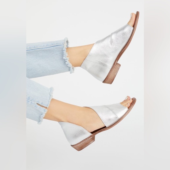 ⭐️ NEW NWT Free People Mont Blanc Asymmetrical Sandal in Denim Size 38/ 7.5 BOX - Picture 3 of 14